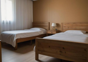 Charming Twin Palms Room with Shared Bath Near Airport